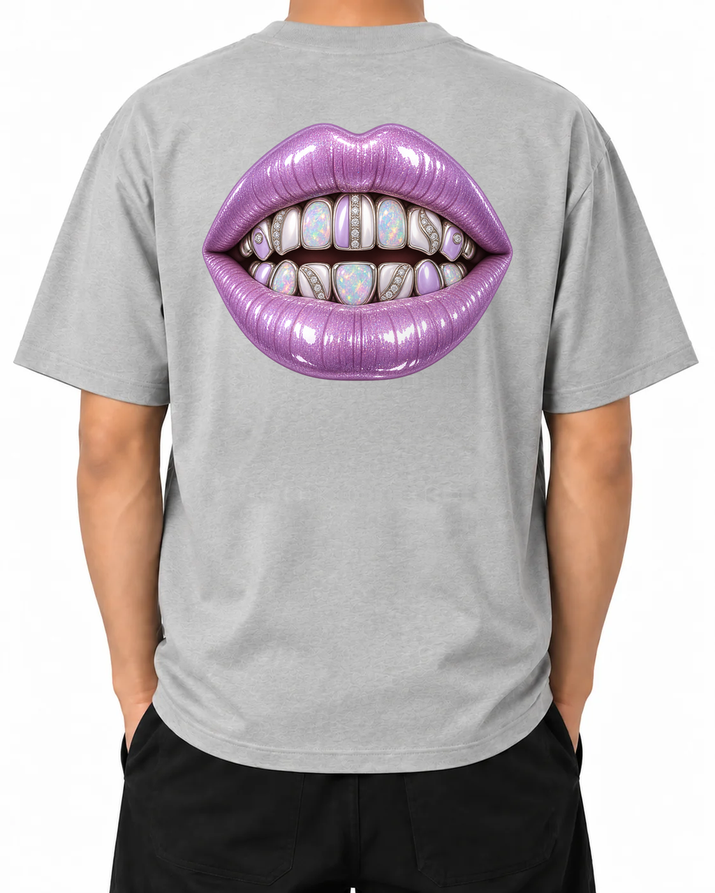 T-shirt Soft Power — Heather Grey, persona A che indossa la T-shirt, vista dal retro su sfondo bianco