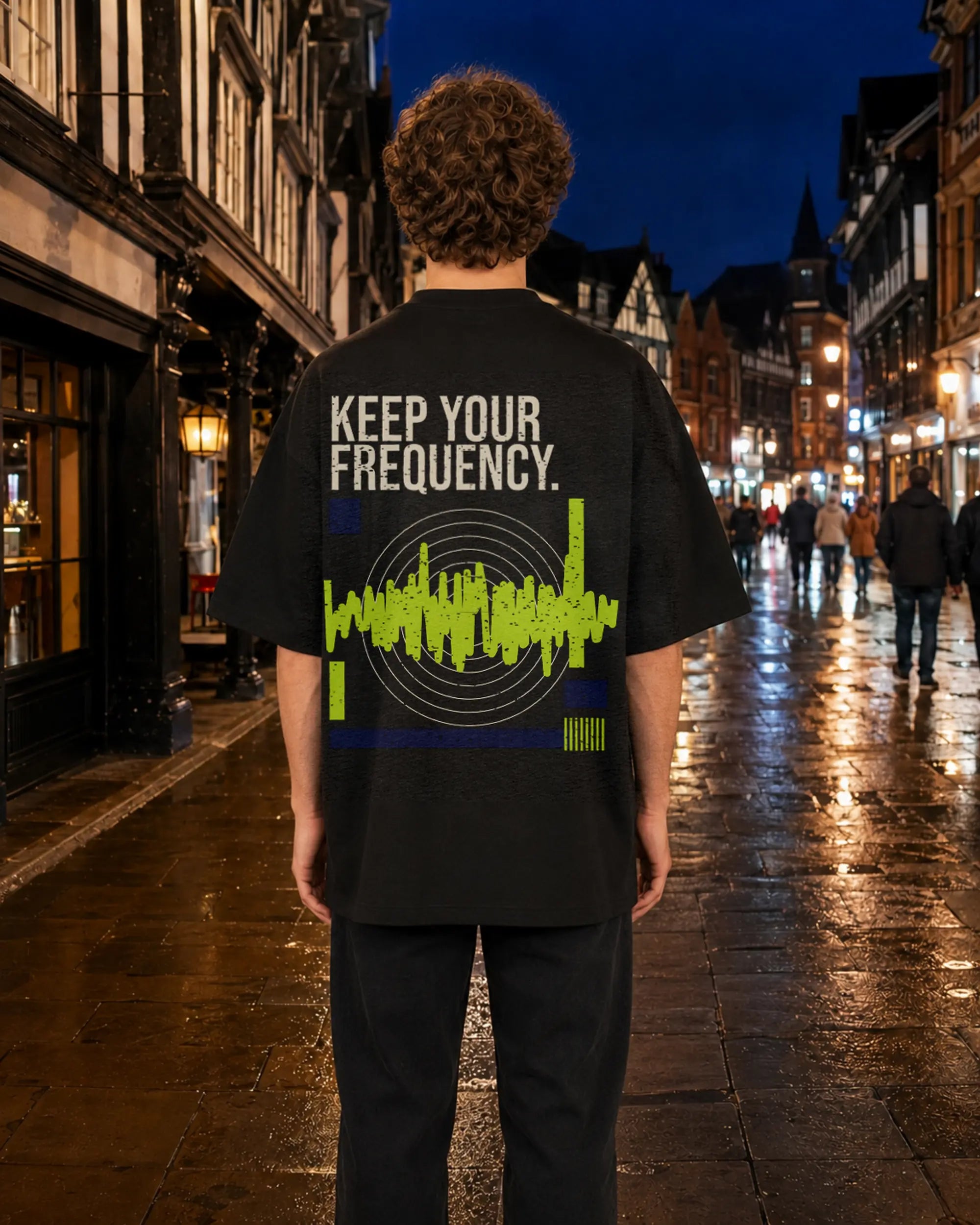 Cabeça Dura Frequency Black — men's back, nighttime | augusta-mode-night augusta-gender-men augusta-view-back augusta-color-black