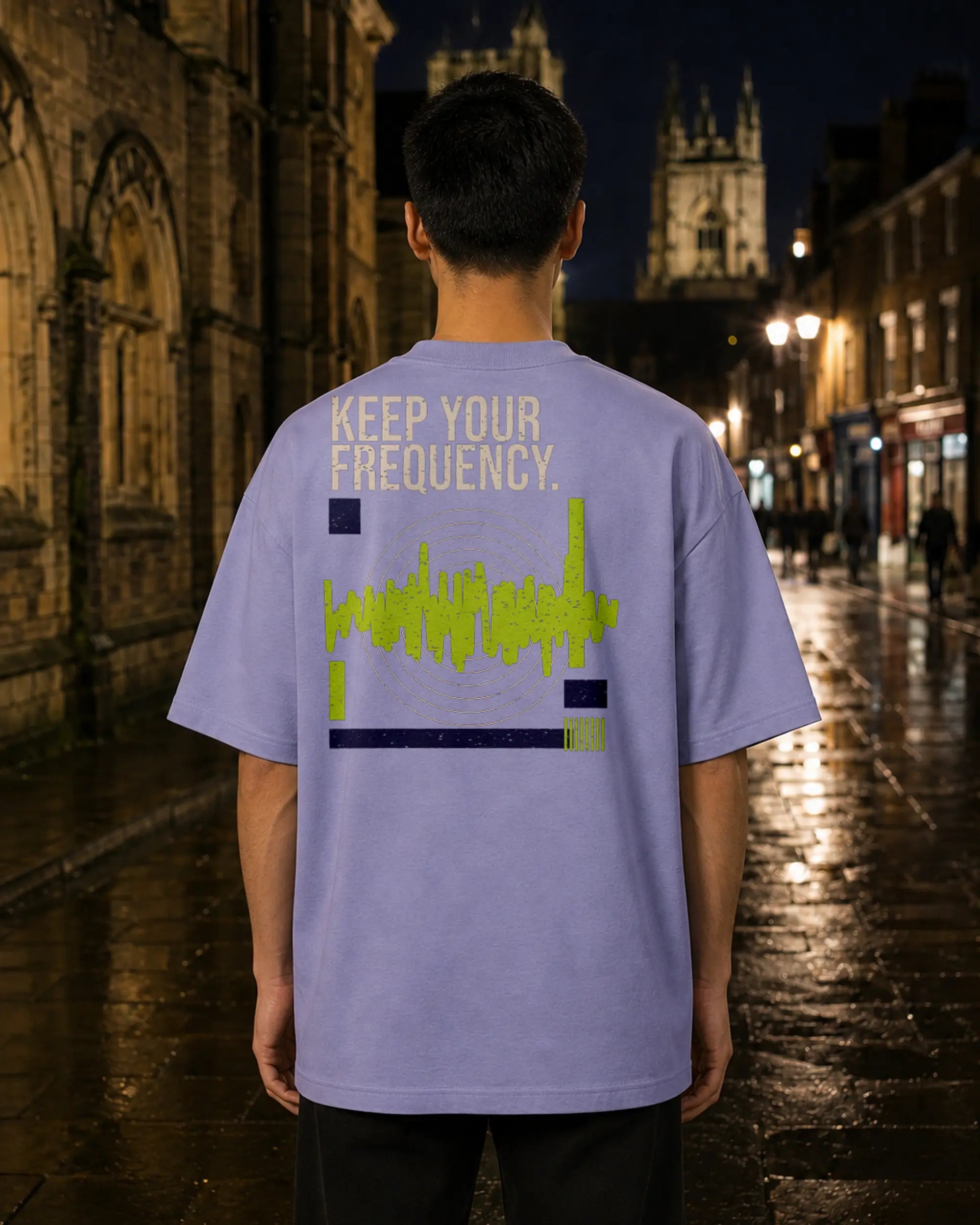 Cabeça Dura Frequency Violet — men's back, nighttime | augusta-mode-night augusta-gender-men augusta-view-back augusta-color-violet