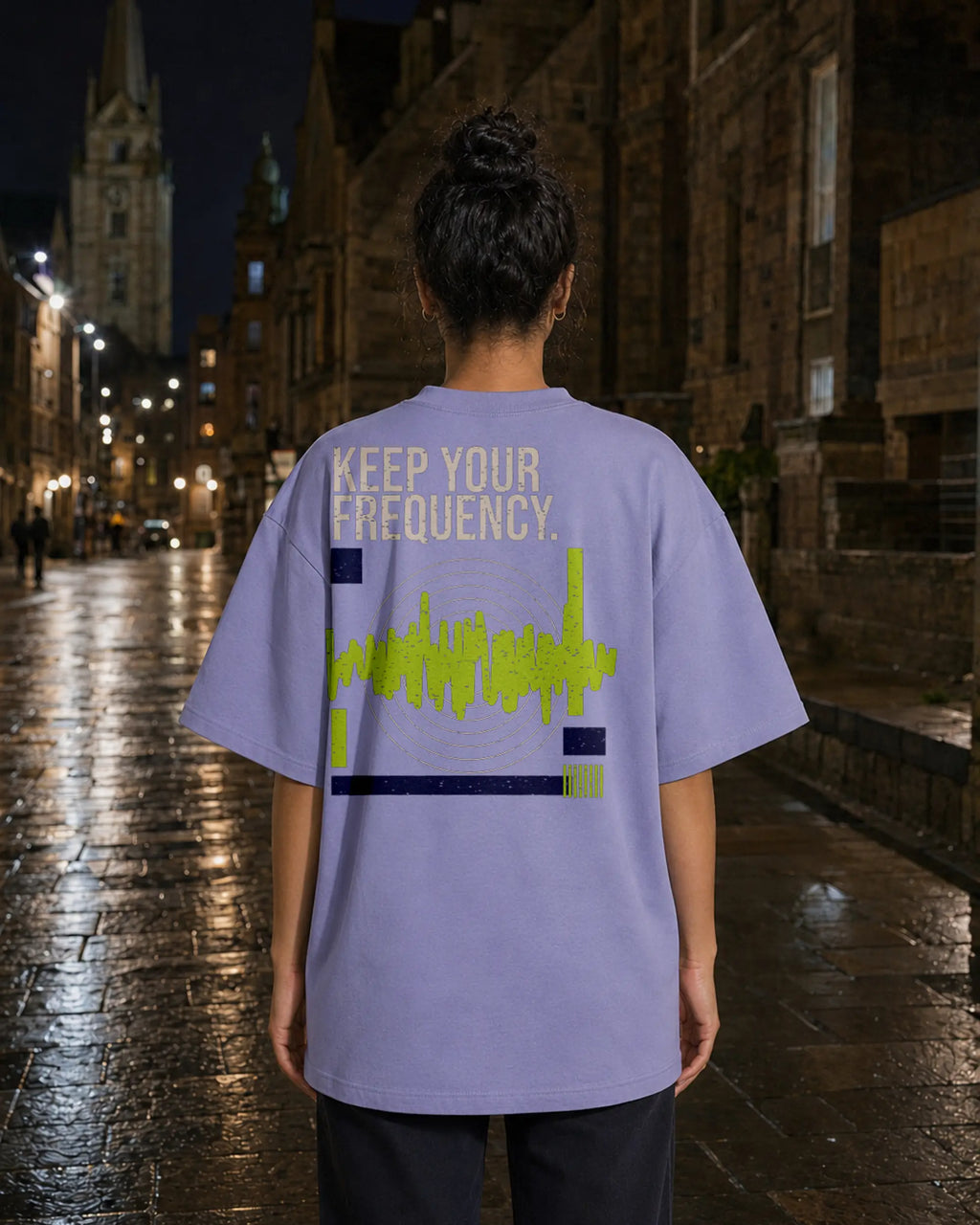Cabeça Dura Frequency Violet — women's back, nighttime | augusta-mode-night augusta-gender-women augusta-view-back augusta-color-violet