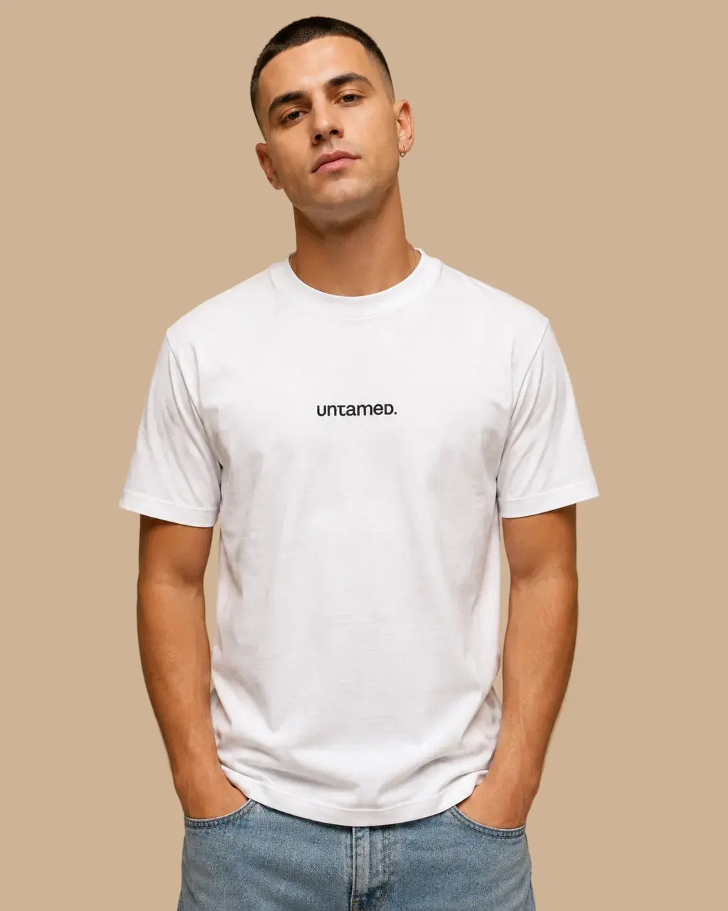 Front view of the People's Club white oversized Cabeça Dura T-shirt by Augusta Store